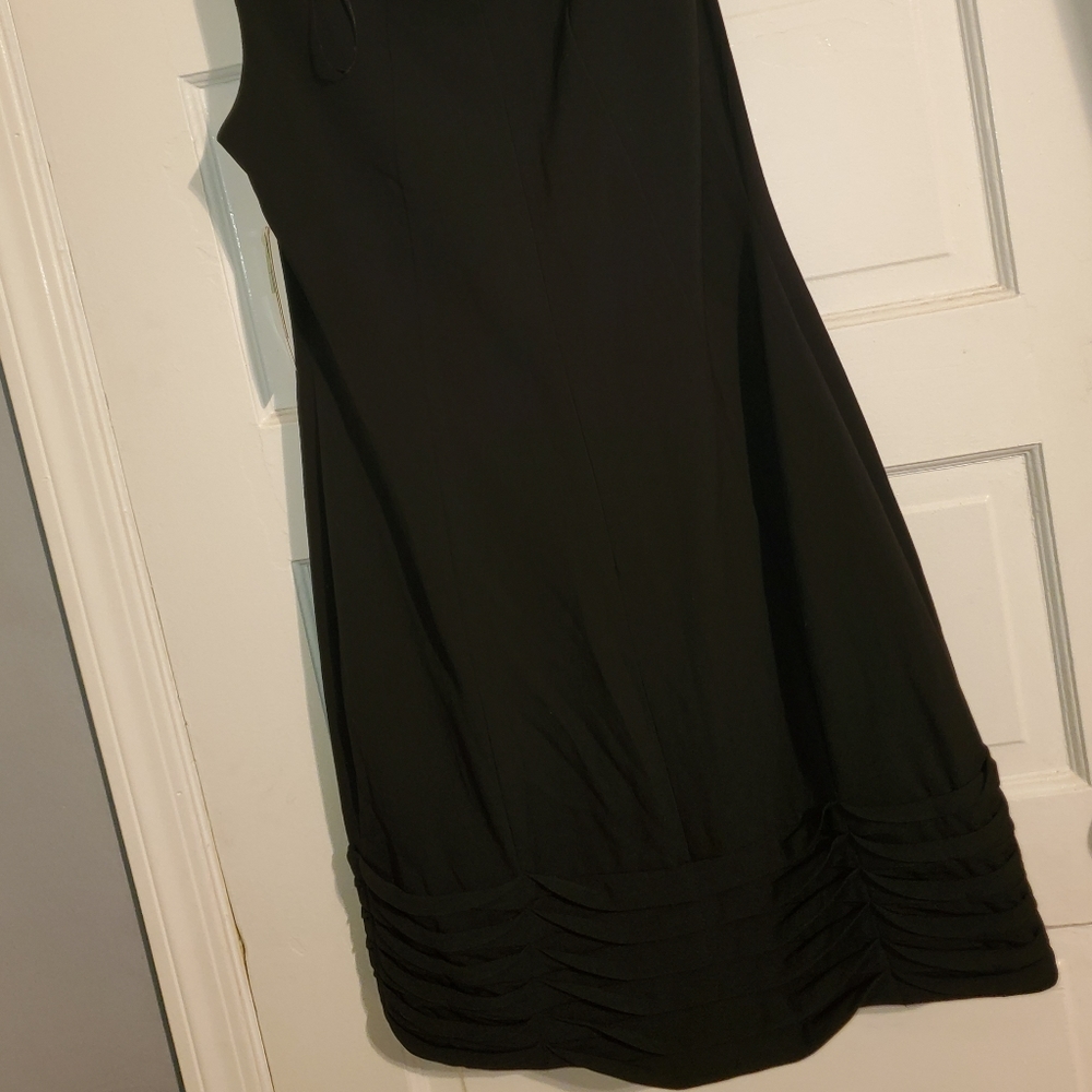 Dress - Picture 2 of 6